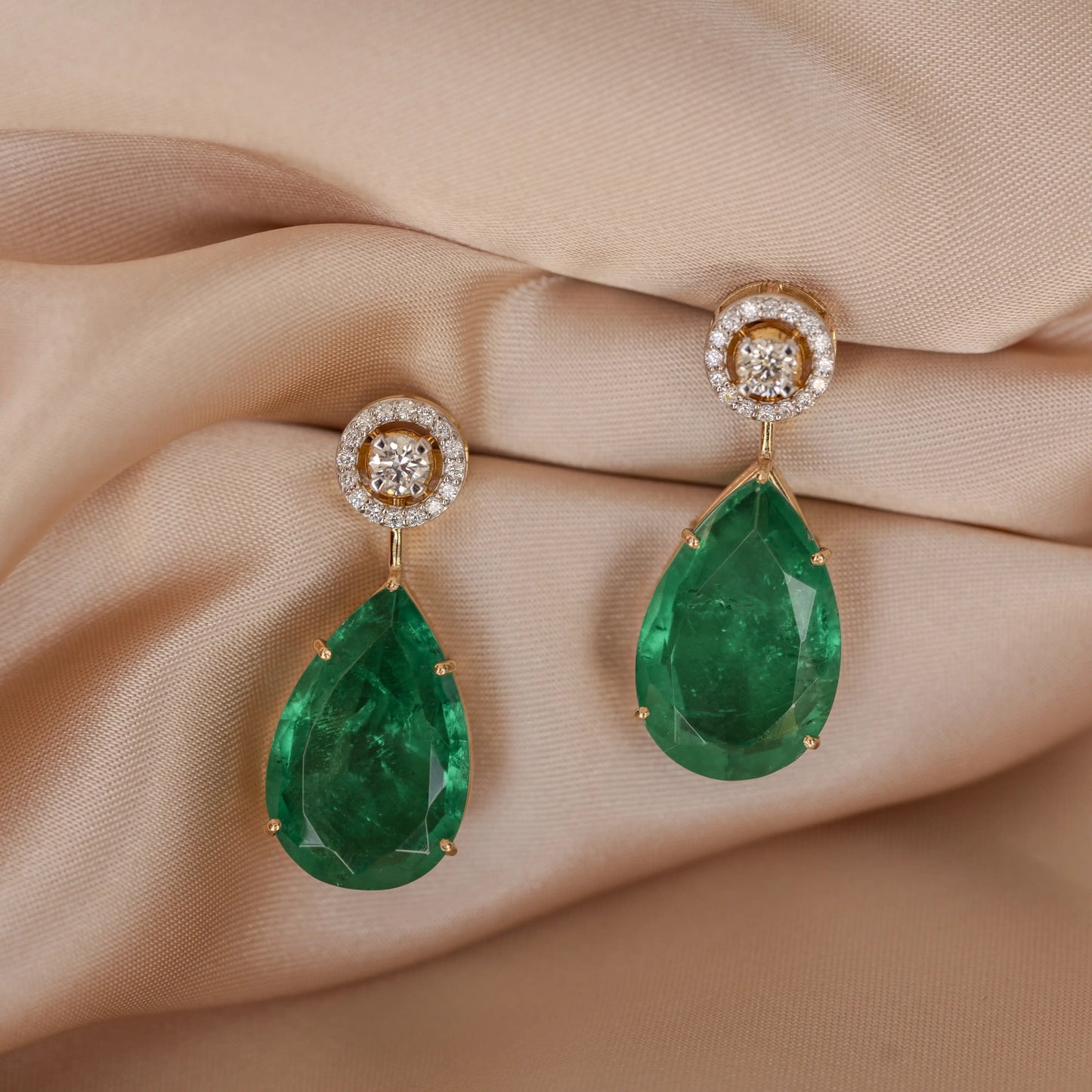 Emerald and Diamond Earring