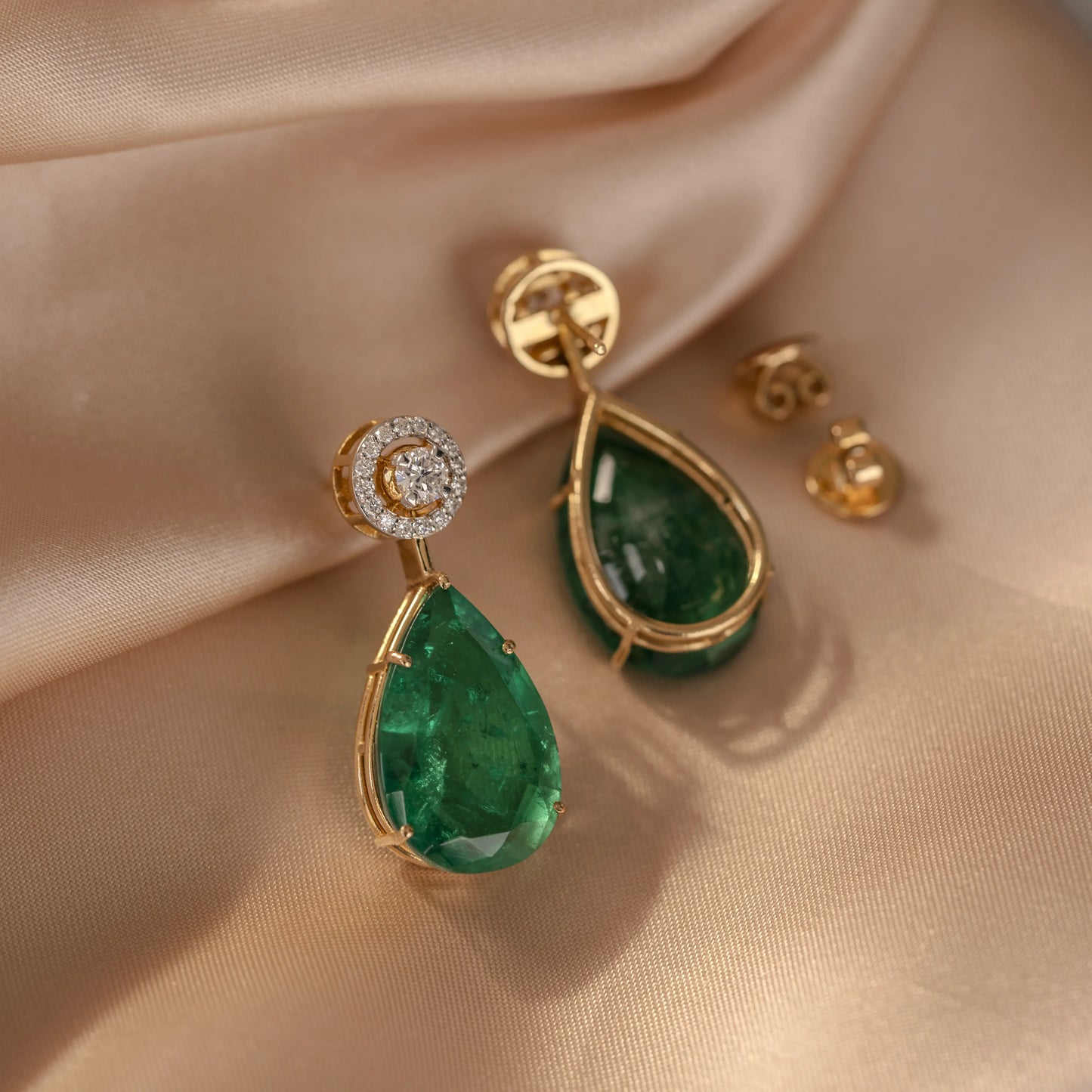 Emerald and Diamond Earring